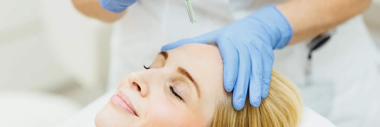 Chemisches Peeling gegen Akne im Kuzbari Zentrum Wien